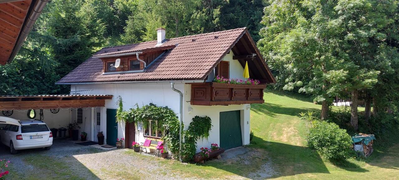 Ferienwohnung Nadine Egger Himmelberg Exteriör bild